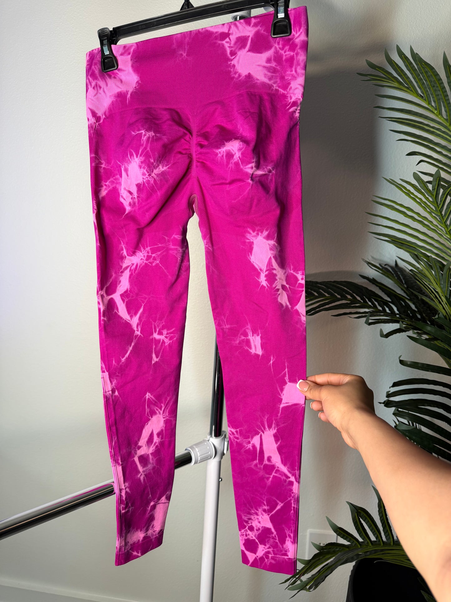 VIRAL pink leggings